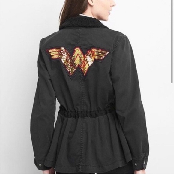 Gap x DC Comics Wonder Woman Justice League Sherpa Lined Utility Jacket Medium - Picture 2 of 16
